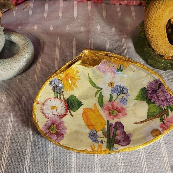DECOUPAGE CLAM SHELL DECOUPAGE FLOWERS TRINKET DISH - Picture 4 of 7